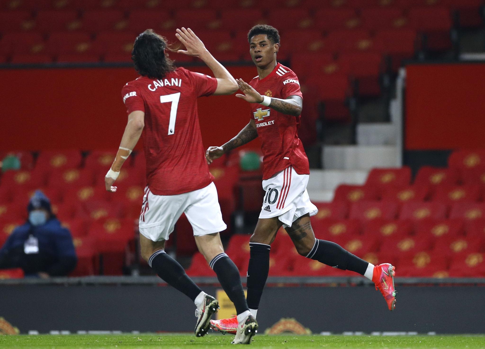 中保持强大 中保持强大