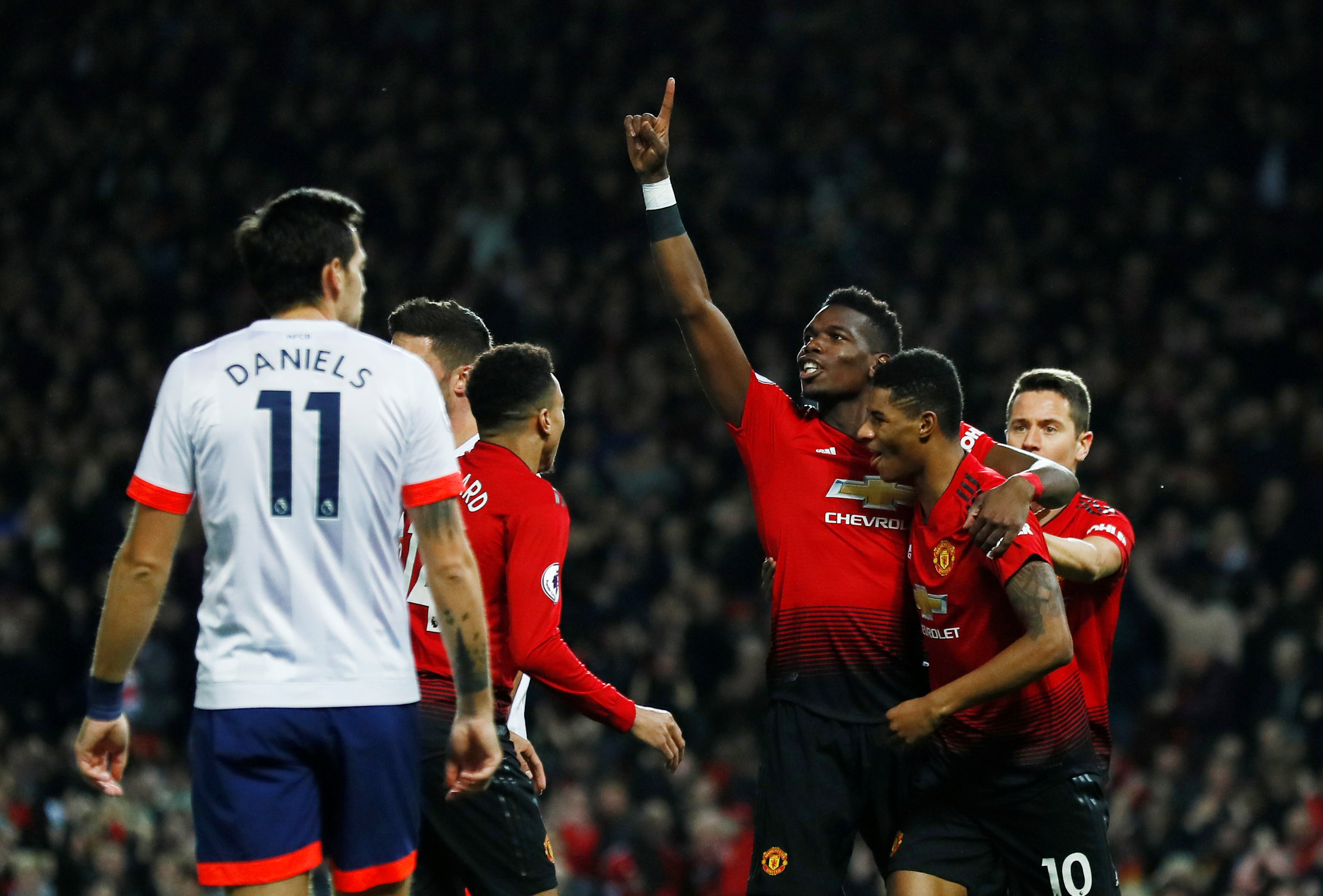 边路推进 边路推进